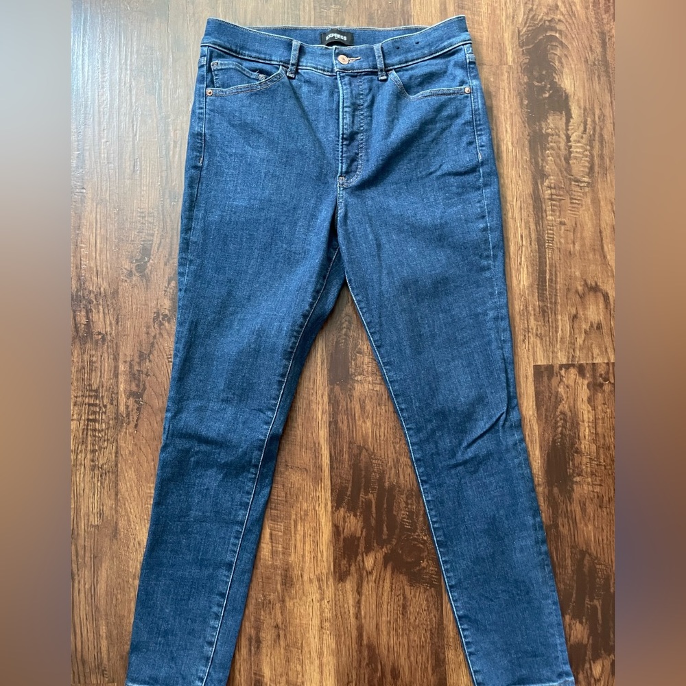 Never worn! Express dark color skinny Jean